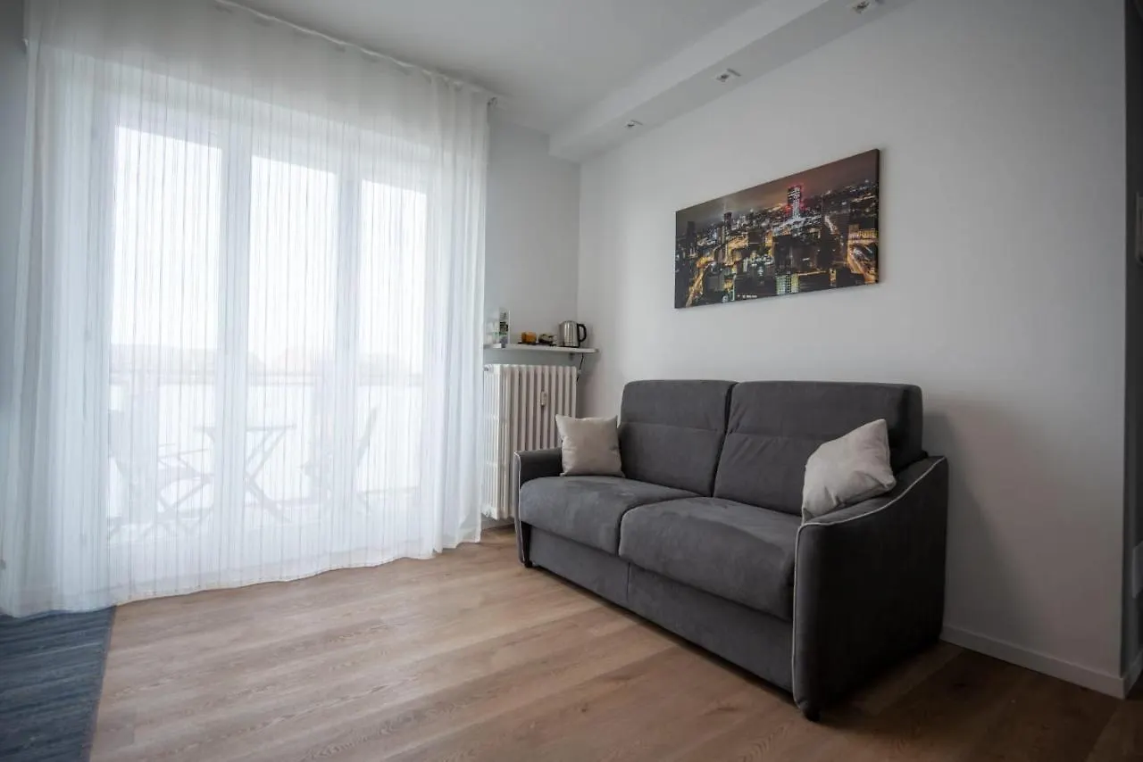Apartment Welcome To Mi - Attico Metro M1 Milan Italy