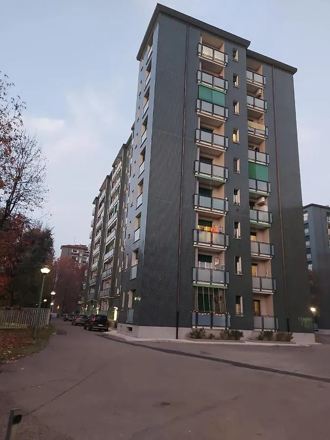 Welcome To Mi - Attico Metro M1 Milan Apartment